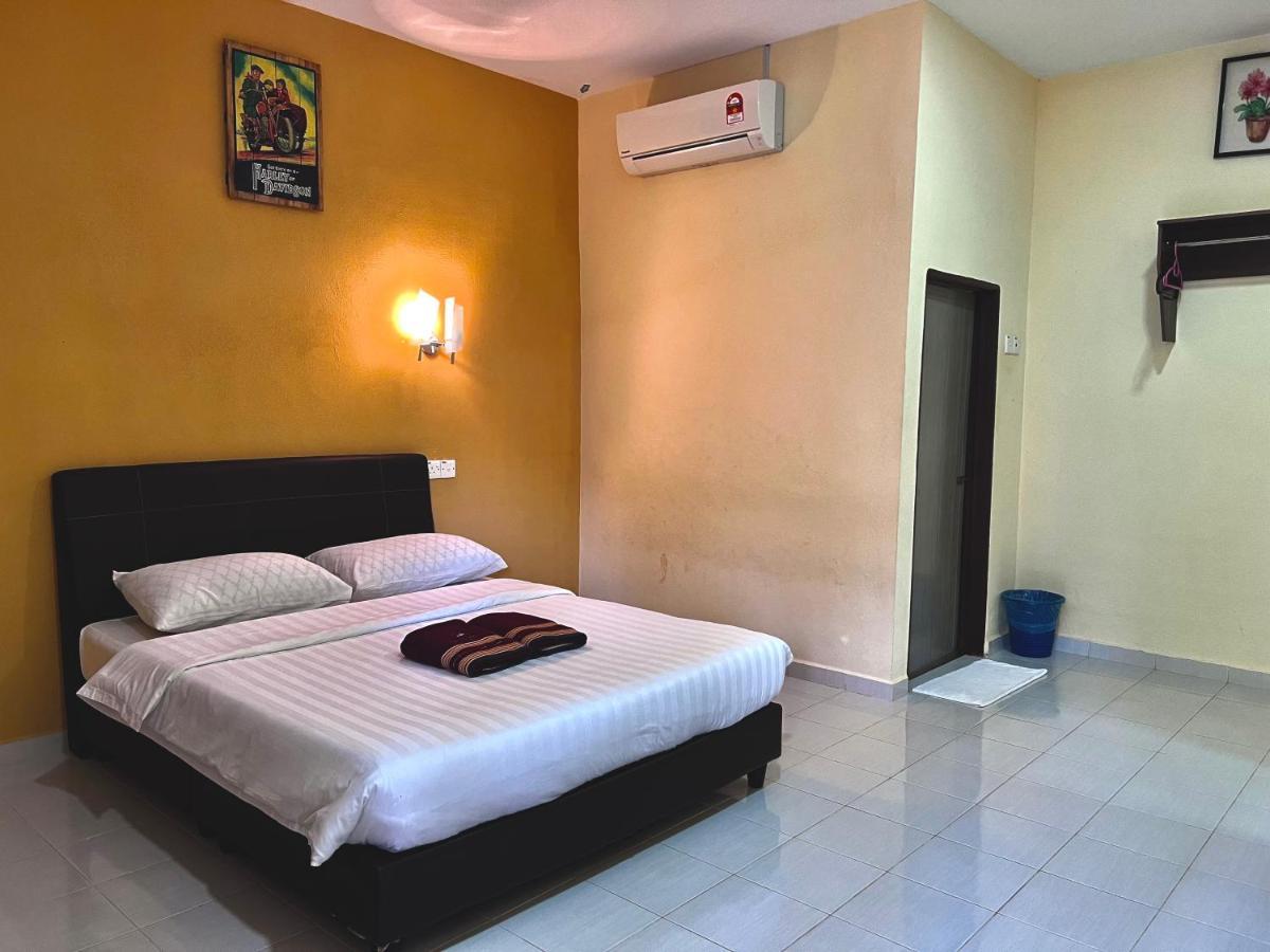 Dhania Cenang Beach Motel Pantai Cenang  Exterior photo